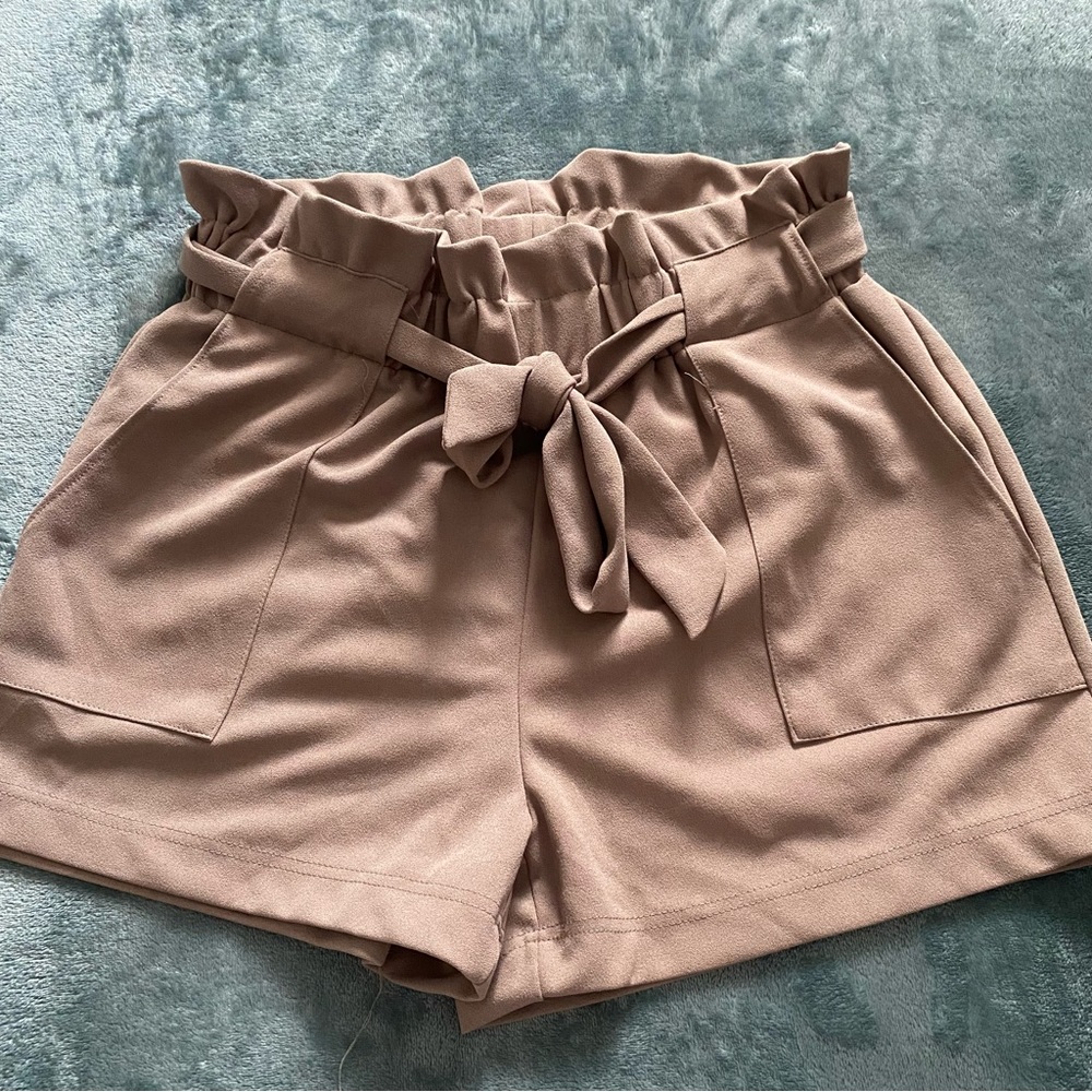 Streetwear society paper bag waist khaki colored shorts